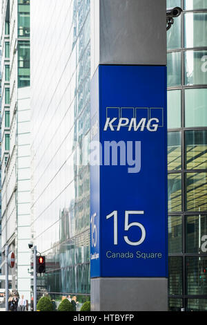 kpmg headquarters 15 canada square canary wharf London England UK Stock ...