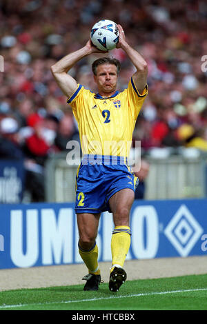 ROLAND NILSSON SWEDEN & COVENTRY CITY FC 05 June 1999 Stock Photo