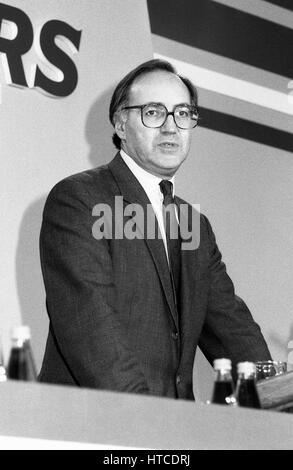 Rt. Hon. Michael Howard, Secretary of State for Employment and Conservative party Member of Parliament for Folkestone and Hythe, speaks at the Conservative Womens Conference in London, England on June 27, 1991. Stock Photo