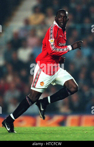 DWIGHT YORKE MANCHESTER UNITED FC YORK BOOTHAM CRESCENT 29