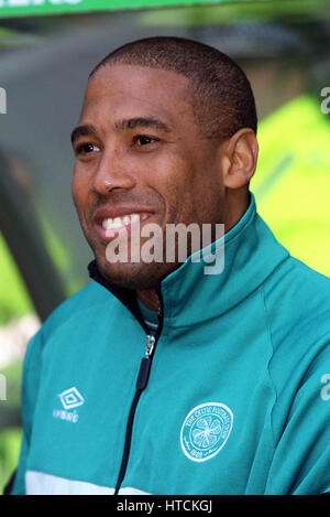 JOHN BARNES GLASGOW CELTIC FC HEAD COACH 30 October 1999 Stock Photo