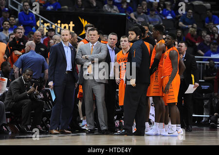 Oklahoma State head coach Brad Underwood argues a call during the first ...