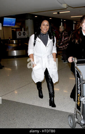 Wanda De Jesus arriving at Los Angeles International Airport in Los Angeles, California.  Featuring: Wanda De Jesus Where: Los Angeles, California, United States When: 07 Feb 2017 Stock Photo