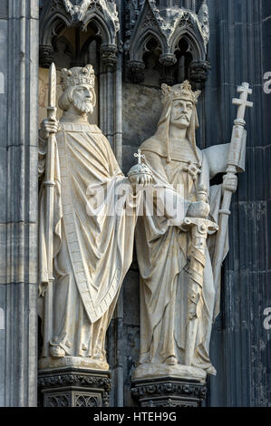 Figures, Charlemagne and Roman Emperor Constantine I, west facade, Cologne Cathedral, Cologne, North Rhine-Westphalia, Germany Stock Photo