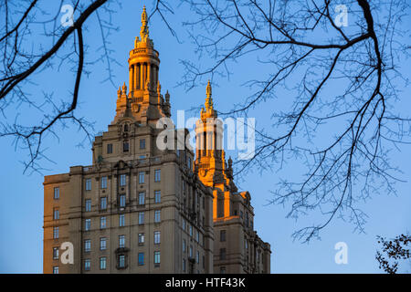 Last sunset light on the two towers of the San Remo apartment building. Central Park West, Upper West Side, Manhattan, New York City Stock Photo