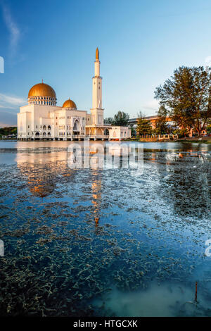 Sunset at the As Salam Mosque in Puchong, Malaysia. Stock Photo