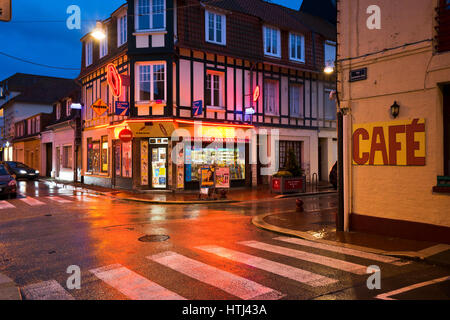 street corner at night in Le Touquet-Paris Plage, North France Stock Photo