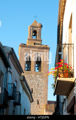 Street and Santa María church. Arévalo, Avila province, Castilla Leon, Spain. Stock Photo