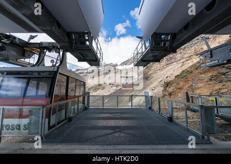 Waiting for the ski lift, Monte Rosa mountains, North Italy, Alps, Europe, EU Stock Photo