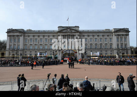 London, UK. 13th Mar, 2017. Large crowds gathered at the launch of The Queen's Baton Relay. A message from Her Majesty will be carried via a baton relay across all Commonwealth nations en route to the Opening Ceremony of the XXI Commonwealth Games, in the Gold Coast Australia, on 4th April, 2018. Credit: Stephen Chung/Alamy Live News Stock Photo