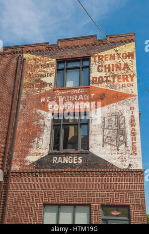 Trenton China Pottery, restaurant equipment store, old style advertisement on brick, 2nd and Arch Streets, Philadelphia, Pennsylvania, USA Stock Photo