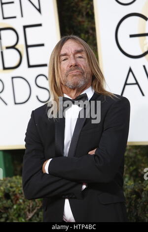 Beverly Hills, United States Of America. 08th Jan, 2017. Iggy Pop arrives at the 74th Annual Golden Globe Awards, Golden Globes, in Beverly Hills, Los Angeles, USA, on 08 January 2017. Photo: Hubert Boesl - NO WIRE SERVICE - Photo: Hubert Boesl/dpa | usage worldwide/dpa/Alamy Live News Stock Photo