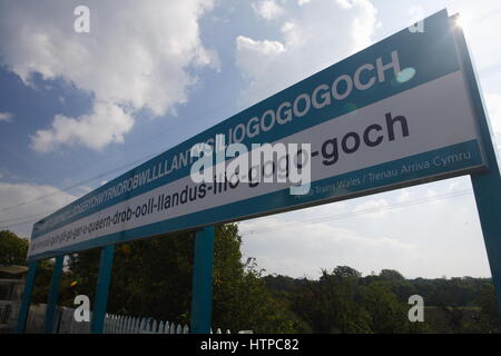 Llanfairpwll railway station, Llanfairpwllgwyngyll-gogerychwyrndrobwll-llantysilio-gogogoch, or Llanfairpwllgwyngyll, Wales, UK Stock Photo