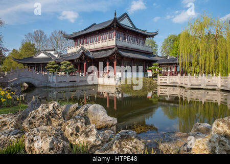 Tea house in chinese garden in Luisenpark, Mannheim, Germany Stock Photo