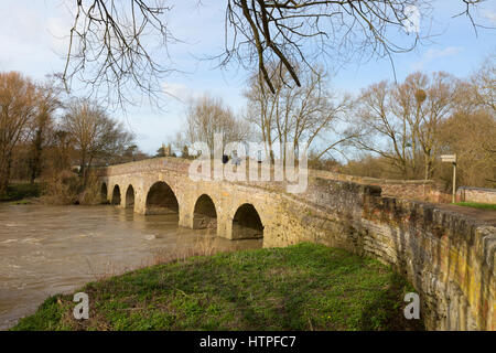 Pershore Old Bridge, a 17th century stone bridge across the River Avon at Pershore, Worcestershire England UK Stock Photo