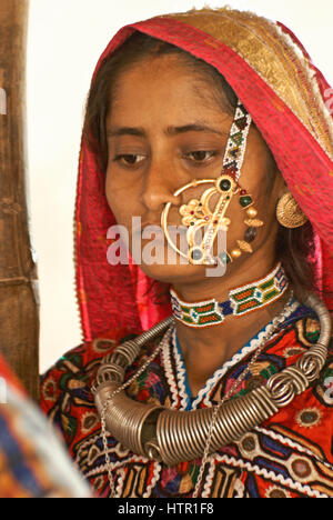 Beautifully dressed Meghwal Harijan woman in Ludia, Gujarat, India Stock Photo