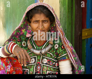 Beautifully dressed Meghwal Harijan woman in a village near Bhuj, Gujarat, India Stock Photo