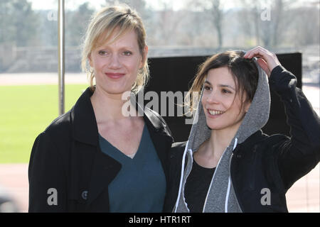 Dortmund, Germany. 13th Mar, 2017. Anna Schudt and Aylin Tezel during a photocall on set of the WDR Tatort Tollwut'. Credit: Maik Boenisch/Pacific Press/Alamy Live News Stock Photo