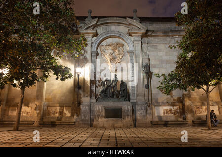 Placa de Garriga i Bachs in Barcelona at night in Spain, Gothic Quarter (Barri Gotic), monument to the heroes of 1809 Stock Photo