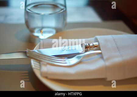 Table setting in Thomas's Restaurant, Burberry Flagship Store, Regent Street, London Stock Photo