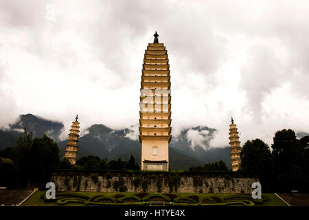 The three Pagodas of the Chongsheng Temple near the town Dali in Yunnan province, China. Stock Photo