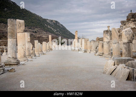 A column lined street in the ancient city of Ephesus, Selcuk, Turkey Stock Photo