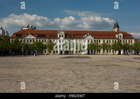 Magdeburg is the capital of Saxony-Anhalt with its parliament in the historic city center.  Magdeburg ist die Hauptstadt von Sachsen-Anhalt, der Landt Stock Photo