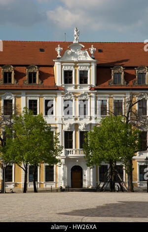 Magdeburg is the capital of Saxony-Anhalt with its parliament in the historic city center.  Magdeburg ist die Hauptstadt von Sachsen-Anhalt, der Landt Stock Photo