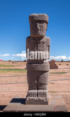 Ancient statue at  Tiwanaku (Tiahuanaco), Pre-Columbian archaeological site - La Paz, Bolivia Stock Photo