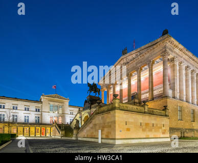 Night view of Neues Museum and Alte Nationalgalerie on Museumsinsel, Museum Island, UNESCO World Heritage Site, in Mitte, Berlin, Germany.