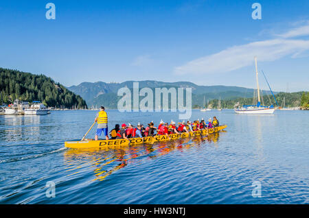 Dragon boat team, Deep Cove, District of N. Vancouver, British Columbia, Canada Stock Photo