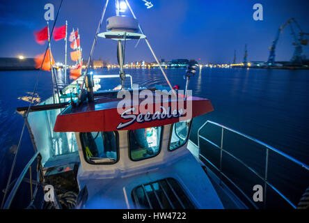 Wismar, Germany. 17th Mar, 2017. Fisherman Martin Saager on board the Seeadler trawler off the coast of Wismar, Germany, 17 March 2017. The fishing industry in the state of Mecklenburg-Western Pomerania is currently threatened by a combination of sinking EU fishing quotas, low demand, and rising costs. The area used to support some 170 fishing operations; today only three remain. Photo: Jens Büttner/dpa-Zentralbild/dpa/Alamy Live News Stock Photo