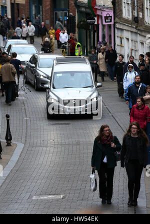The hearse carrying the body of 7ft7in Game of Thrones actor Neil ...