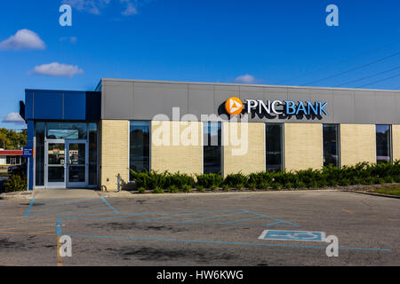 Anderson - Circa October 2016: PNC Bank Branch. PNC Financial Services offers Retail, Corporate and Mortgage Banking VII Stock Photo