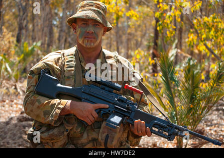 Australian Army soldier in camouflage Stock Photo - Alamy
