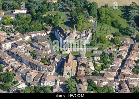 France, Lot et Garonne, Lauzun, the village, the castle and the church (aerial view) Stock Photo
