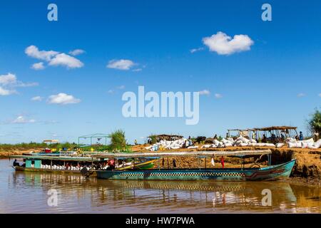 Madagascar, Menabe region, Belo sur Tsibihirina Stock Photo