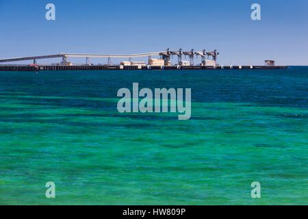 Australia, South Australia, Yorke Peninsula, Wallaroo, grain conveyor and port Stock Photo