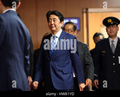 Tokyo, Japan. 17th Mar, 2017. Japanese Prime Minister Shinzo Abe leaves the Lower House's foreign affairs committee session at the National Diet in Tokyo on Friday, March 17, 2017. Abe is now center in a land deal scandal of a Osaka elementary school as he donated to the school operator Yasunori Kagoike, news reported. Credit: Yoshio Tsunoda/AFLO/Alamy Live News