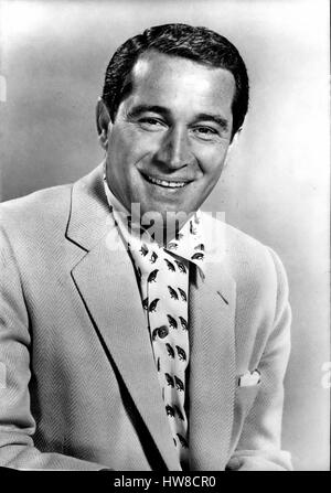 1968 - An American Singer to Win 5 Million on TV. An American Singer, Perry Como, signed a contract for 5 Million for a 104 week TV program with an important Dairy Products Company. It is the most important contract ever to be signed by US TV. OPS: The American singer Perry Como. Credit: Keystone Pictures USA/ZUMAPRESS.com/Alamy Live News Stock Photo