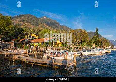 Guatemala, Solola department, Santa Cruz la Laguna on the shore of Lake Atitlan populated by a maya Kaqchikel community, accessible only by foot or boat, the jetty Stock Photo