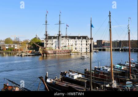 Netherlands, Northern Holland, Amsterdam, Oosterdok, Maritime museum (Het Scheepvaart Museum) and the reconstitution of a trading vessel of the 18th century, the Amsterdam sailing ship Stock Photo