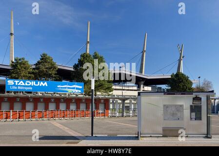 France, Nord (59), Villeneuve d'Ascq, Lille Metropole Stadium, wickets pedestrian plaza and bus shelter Stock Photo