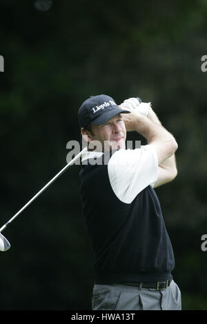 NICK FALDO ENGLAND WENTWORTH CLUB VIRGINIA WATER ENGLAND 29 May 2004 Stock Photo