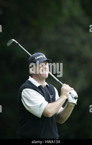 NICK FALDO ENGLAND WENTWORTH CLUB VIRGINIA WATER ENGLAND 29 May 2004 Stock Photo