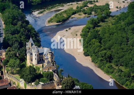 France, Dordogne, Perigord Noir, Dordogne Valley, Vitrac, Montfort Castle overlooking the Dordogne river (aerial view) Stock Photo