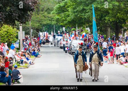 United States, Massachusetts, Cape Ann, Manchester by the Sea, Fourth of July Parade, re-enactors in uniforms of the American Revolution Stock Photo