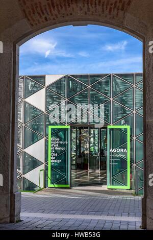 France, Loire, Saint-Etienne, nominated as part of Unesco’s Creative Cities Network, Cite du Design was inaugurated in 2009 on the former site of the Manufacture Nationale d'Armes in the heart of the creative neighborhood Manufacture Plaine Achille, building La Platine Stock Photo