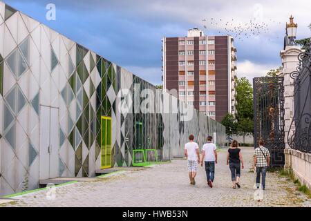 France, Loire, Saint-Etienne, nominated as part of Unesco’s Creative Cities Network, Cite du Design was inaugurated in 2009 on the former site of the Manufacture Nationale d'Armes in the heart of the creative neighborhood Manufacture Plaine Achille, building La Platine Stock Photo