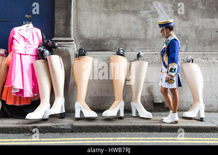 London, UK. 19th March, 2017. Members of the Mayobridge Band from Co. Down before the St. Patrick's Day Parade. © Vibrant Pictures/Alamy Live News Stock Photo